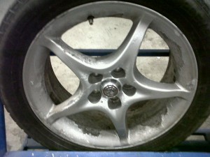 Picture of an alloy wheel before alloy wheel repair Newcastle